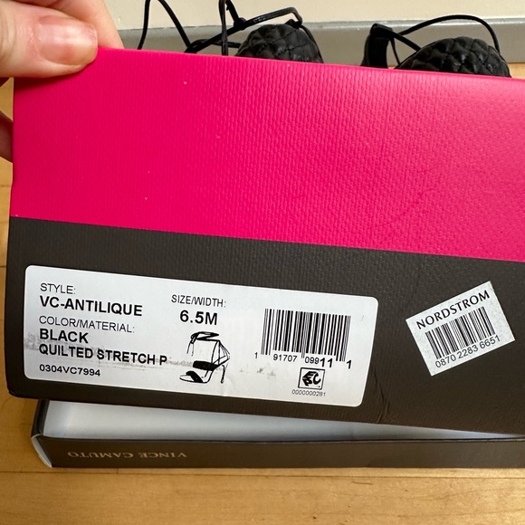 VINCE CAMUTO Quilted Black Strappy Sandals - Picture 5 of 5